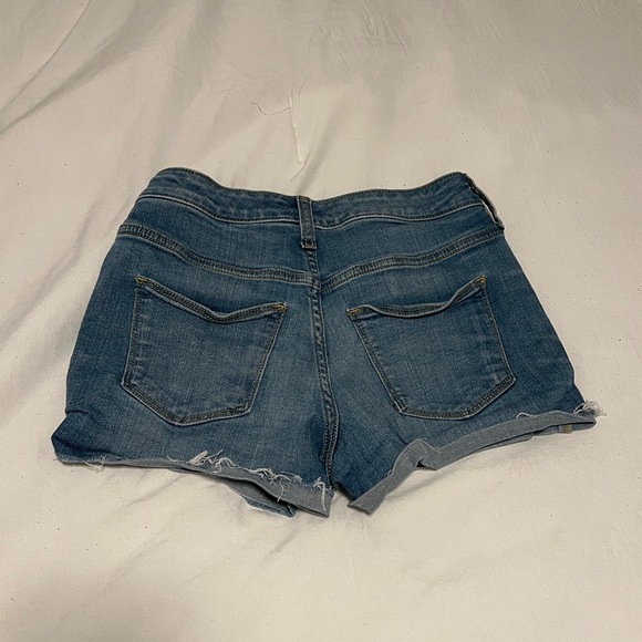 Universal Thread High Rise Shorts - Picture 3 of 4